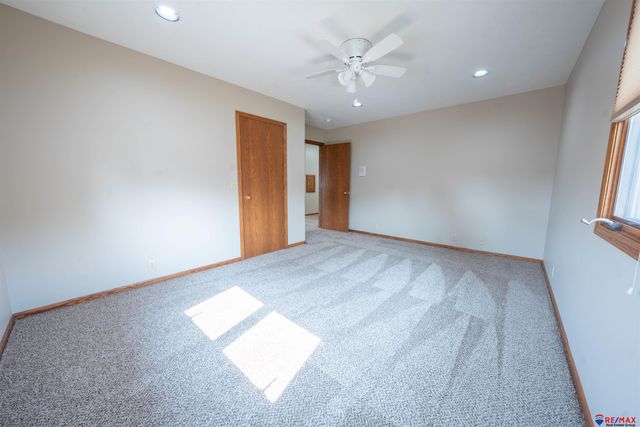 1925 S 11 Street, Omaha, NE 68108
