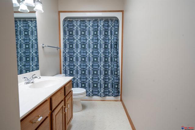 1925 S 11 Street, Omaha, NE 68108