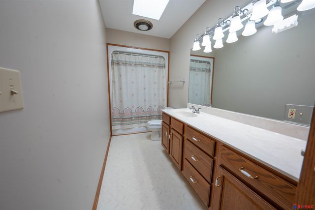 1925 S 11 Street, Omaha, NE 68108