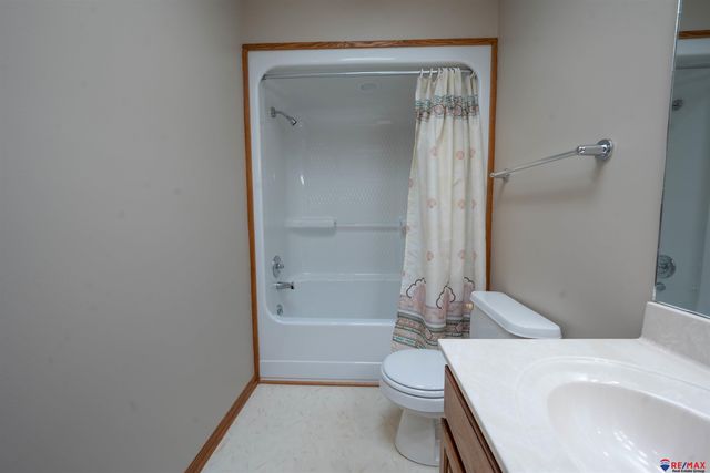 1925 S 11 Street, Omaha, NE 68108