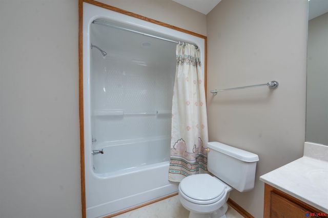 1925 S 11 Street, Omaha, NE 68108
