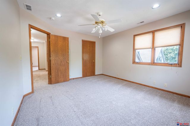 1925 S 11 Street, Omaha, NE 68108