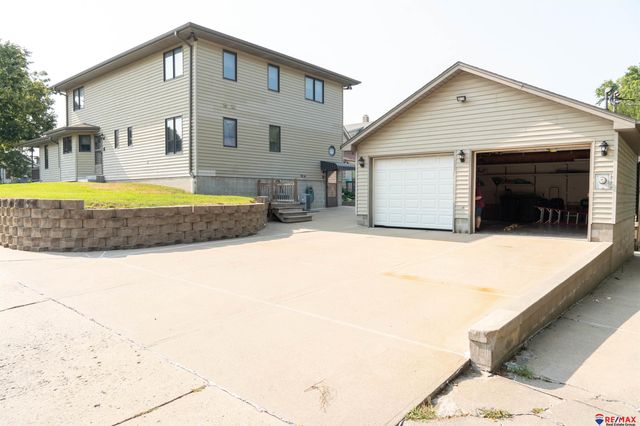 1925 S 11 Street, Omaha, NE 68108