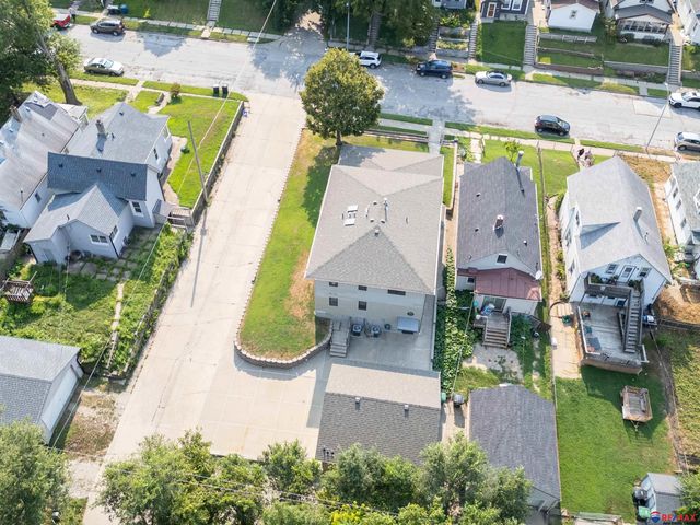 1925 S 11 Street, Omaha, NE 68108