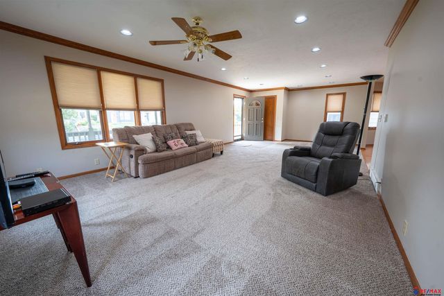 1925 S 11 Street, Omaha, NE 68108