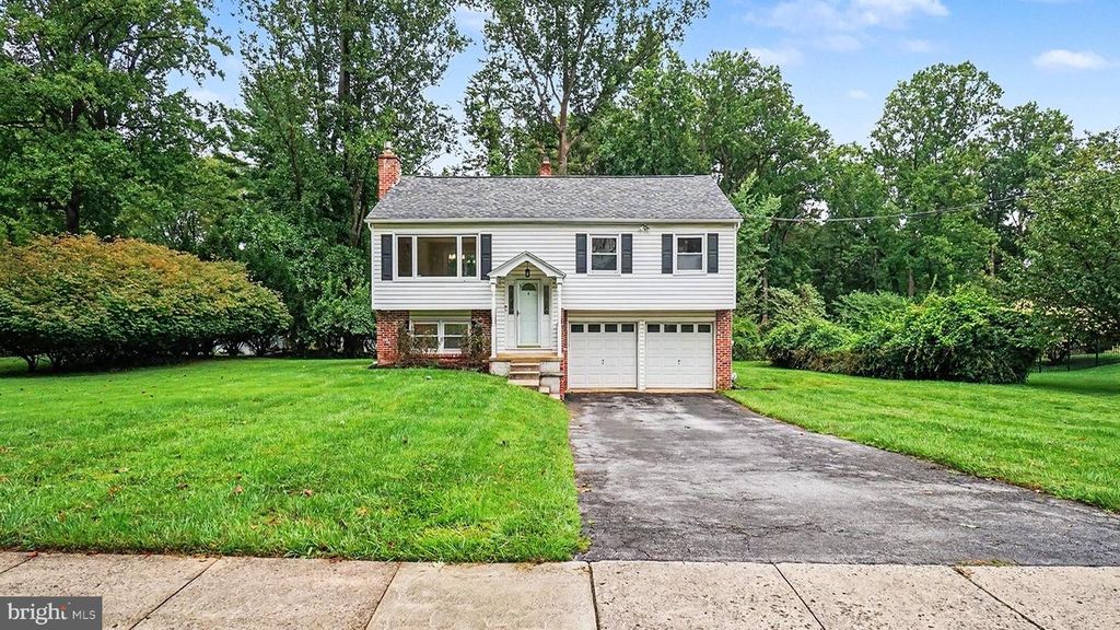 314 COLONIAL DR, Exton, PA 19341