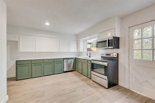 310 Old Mill Lane, Dallas, TX 75217