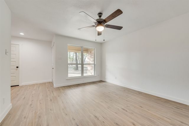 310 Old Mill Lane, Dallas, TX 75217