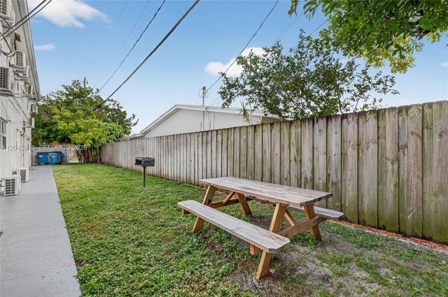 1520 NE 56th Street 8, Fort Lauderdale, FL 33334