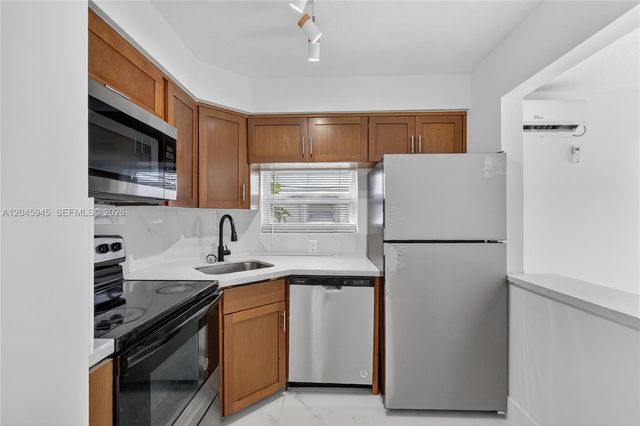 1520 NE 56th Street 8, Fort Lauderdale, FL 33334