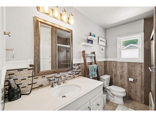 319 W 8th St, Loveland, CO 80537
