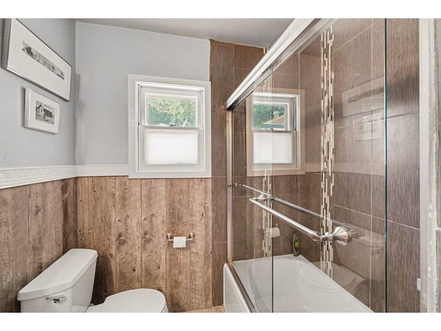 319 W 8th St, Loveland, CO 80537
