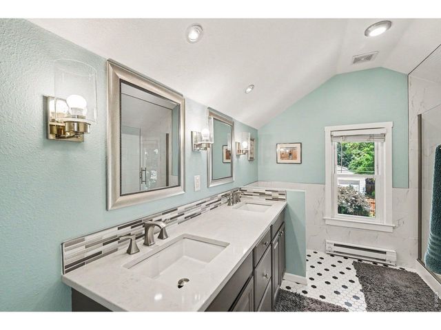 319 W 8th St, Loveland, CO 80537