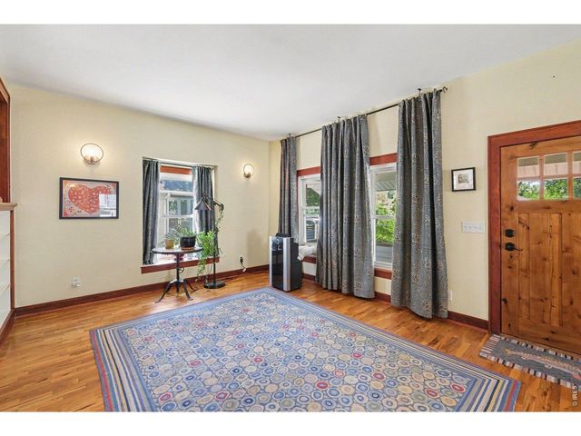 319 W 8th St, Loveland, CO 80537