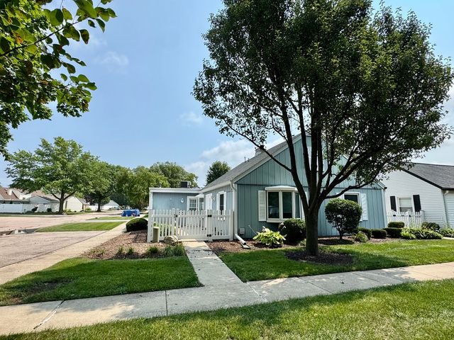 119 Garden Drive, Montgomery, IL 60538