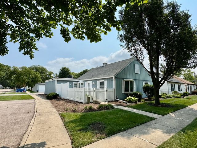 119 Garden Drive, Montgomery, IL 60538