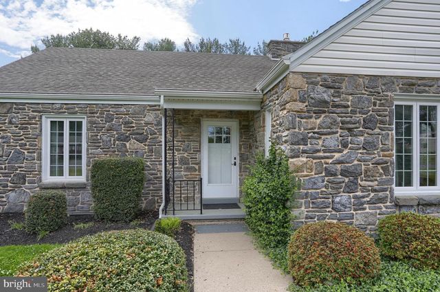 235 NARROWS DR, Lebanon, PA 17046