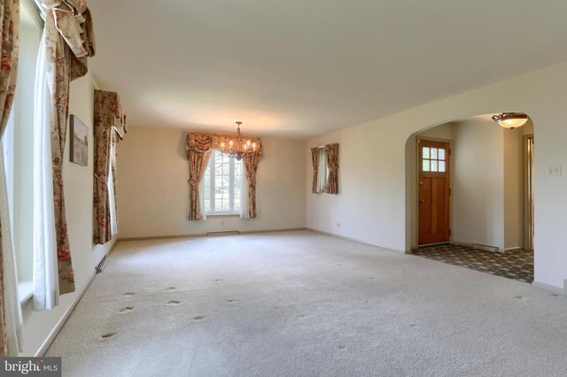 235 NARROWS DR, Lebanon, PA 17046