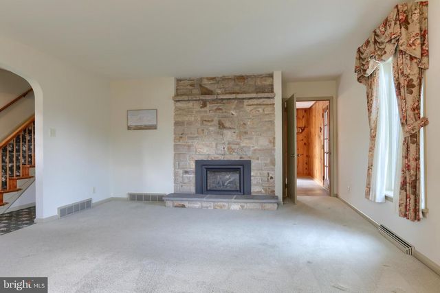 235 NARROWS DR, Lebanon, PA 17046