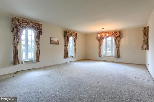 235 NARROWS DR, Lebanon, PA 17046