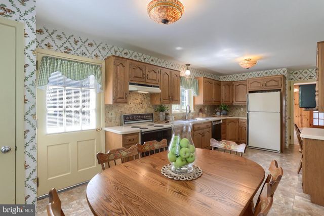 235 NARROWS DR, Lebanon, PA 17046