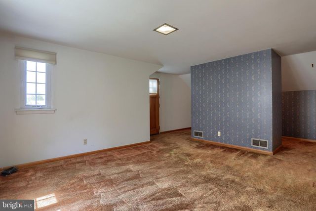 235 NARROWS DR, Lebanon, PA 17046