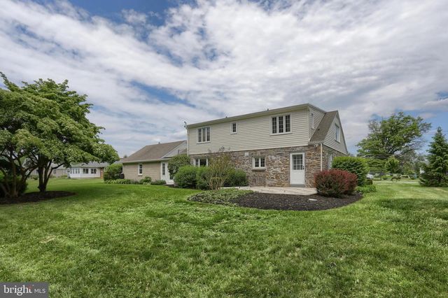 235 NARROWS DR, Lebanon, PA 17046