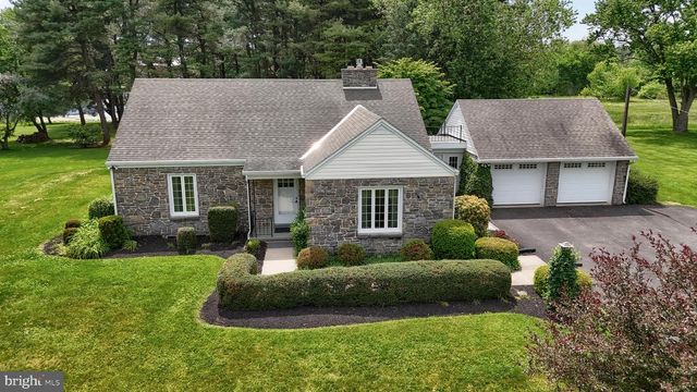 235 NARROWS DR, Lebanon, PA 17046