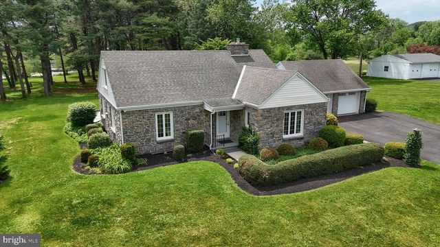 235 NARROWS DR, Lebanon, PA 17046