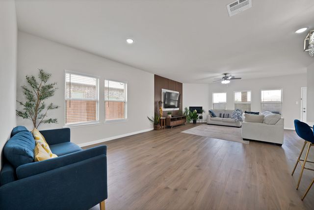 3813 Silver City Avenue, Aubrey, TX 76227