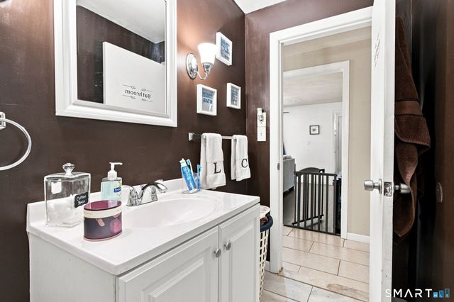 21 Cromwell Street, Hartford, CT 06114