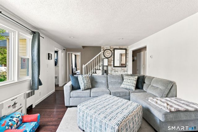 21 Cromwell Street, Hartford, CT 06114