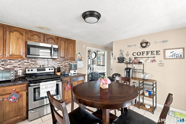 21 Cromwell Street, Hartford, CT 06114