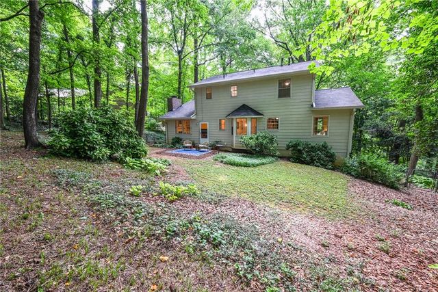 4649 Montauk Road SW, Lilburn, GA 30047
