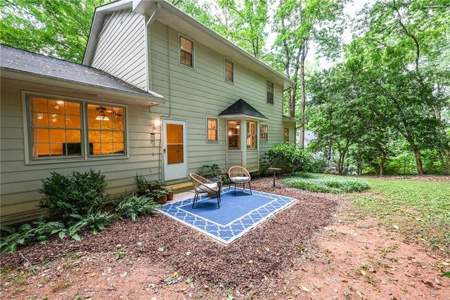 4649 Montauk Road SW, Lilburn, GA 30047