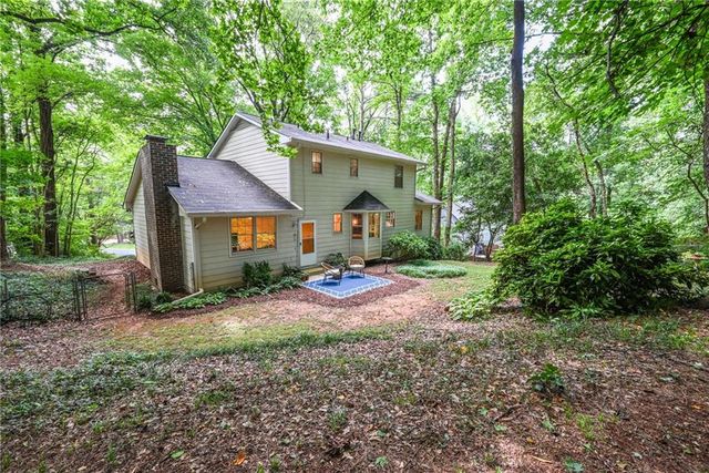 4649 Montauk Road SW, Lilburn, GA 30047
