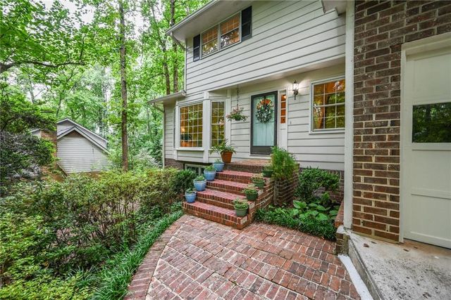 4649 Montauk Road SW, Lilburn, GA 30047