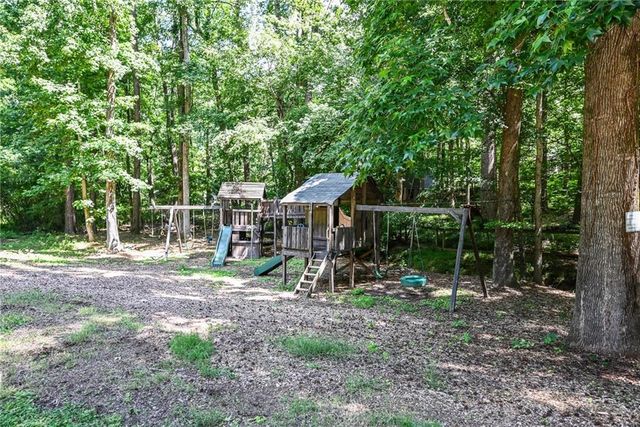 4649 Montauk Road SW, Lilburn, GA 30047