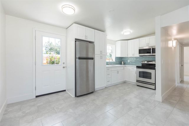 5016 S 86TH STREET, Tampa, FL 33619