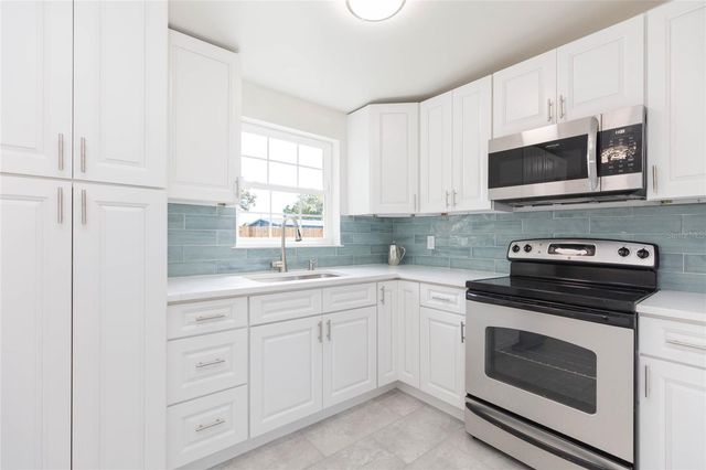 5016 S 86TH STREET, Tampa, FL 33619