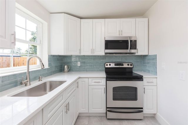 5016 S 86TH STREET, Tampa, FL 33619