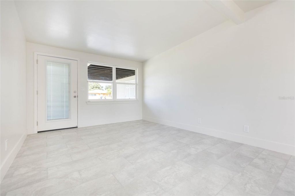 Image 7 of property listing at 5016 S 86TH STREET, Tampa, FL 33619