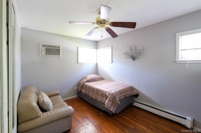 1221 Wantagh Oaks Gate, Wantagh, NY 11793