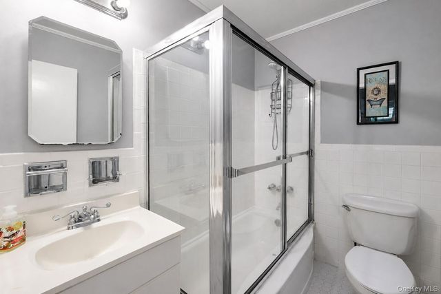 1221 Wantagh Oaks Gate, Wantagh, NY 11793