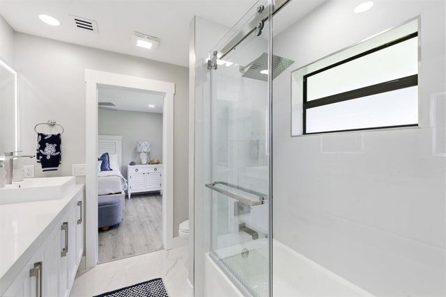 15555 De Havilland Court, Wellington, FL 33414
