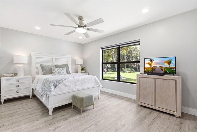 15555 De Havilland Court, Wellington, FL 33414