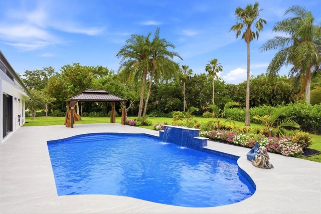 15555 De Havilland Court, Wellington, FL 33414