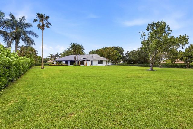 15555 De Havilland Court, Wellington, FL 33414