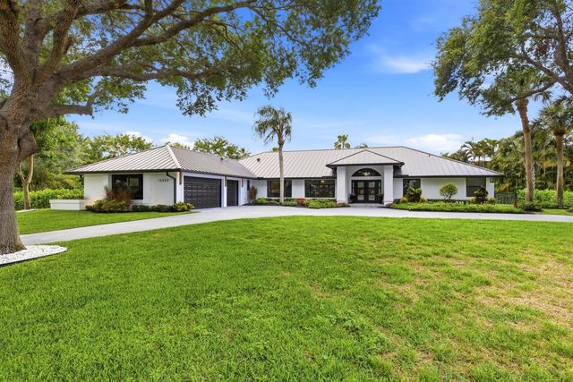15555 De Havilland Court, Wellington, FL 33414