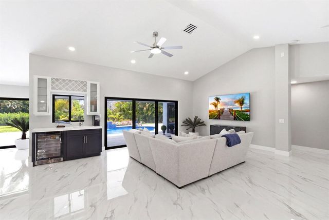 15555 De Havilland Court, Wellington, FL 33414